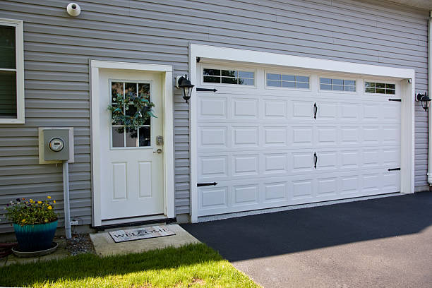 24/7 Emergency Garage Door Panel Replacement experts in Emporia, VA